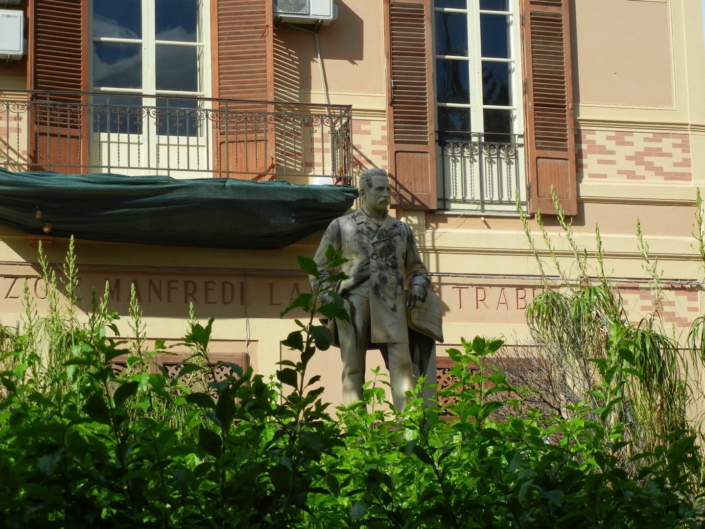 E.Albanese's statue 2.JPG
